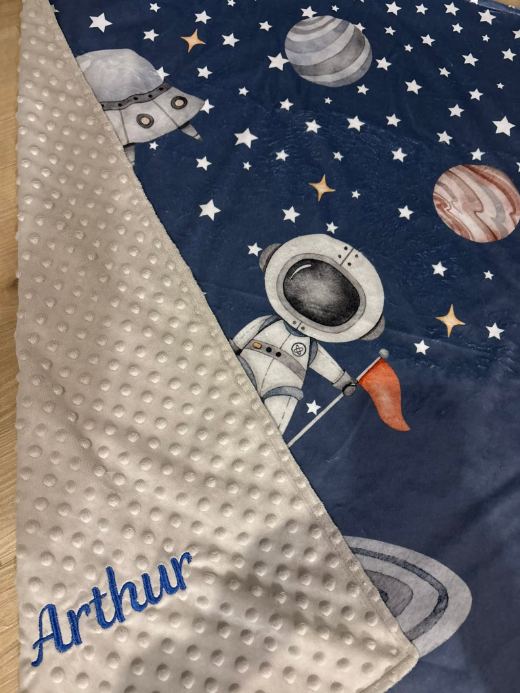 Couverture astronaute brodée au prénom Arthur